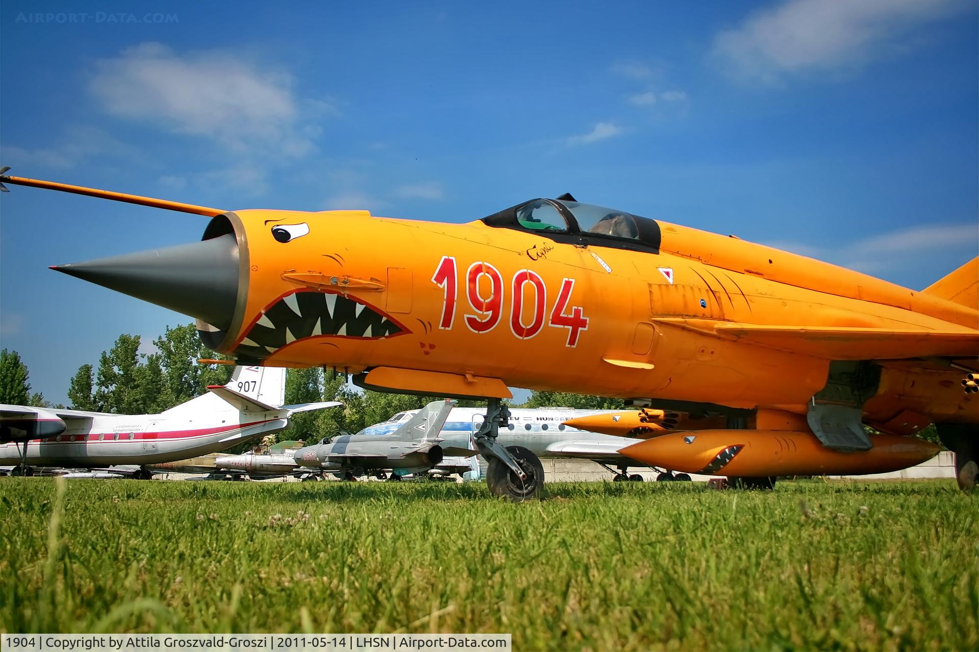 1904, 1978 Mikoyan-Gurevich MiG-21bis C/N 75061904, LHSN - Szolnok-Szandaszölös Airplane Museum