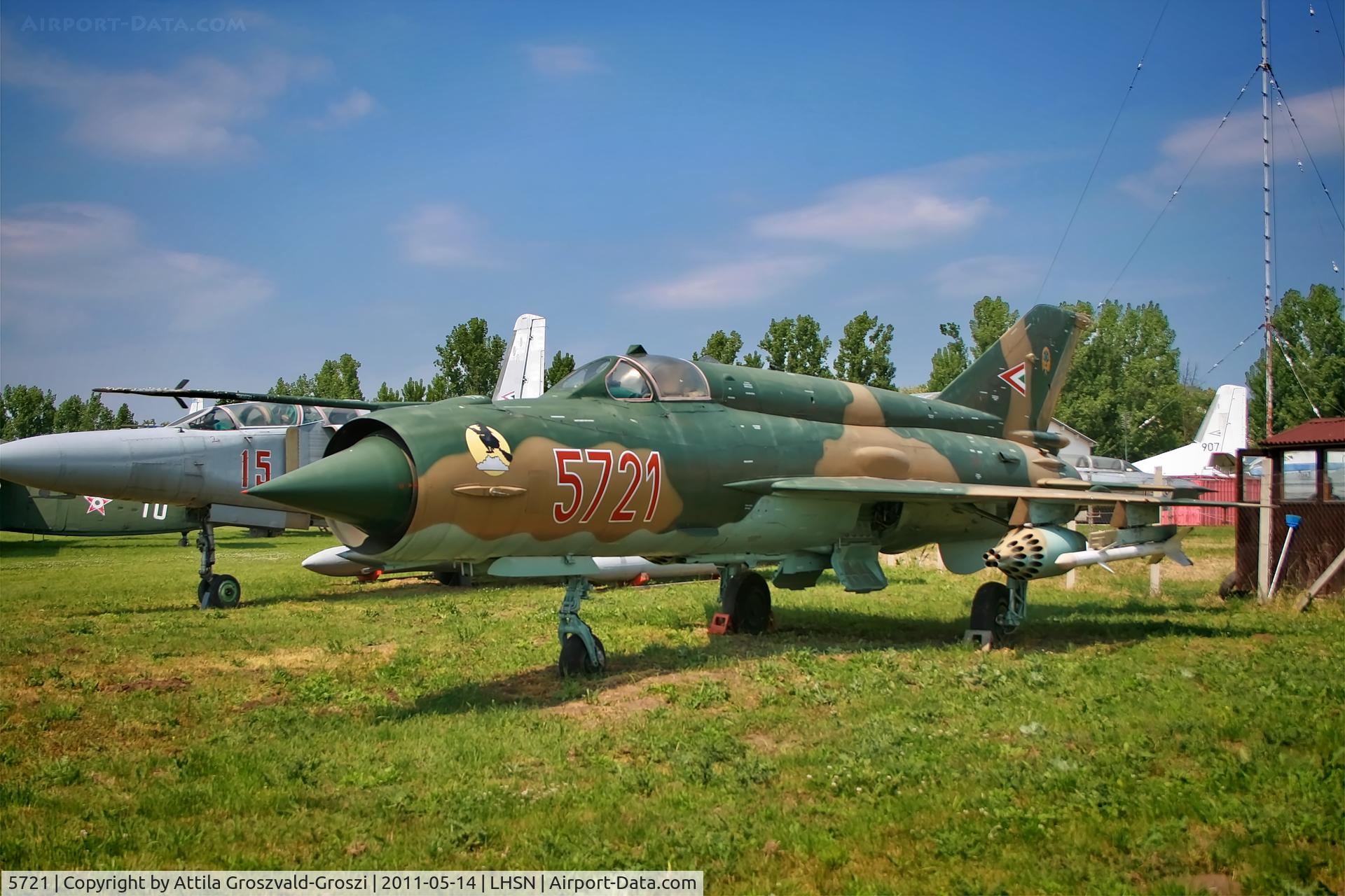 5721, Mikoyan-Gurevich MiG-21bis C/N 75035721, LHSN - Szolnok-Szandaszölös Airplane Museum