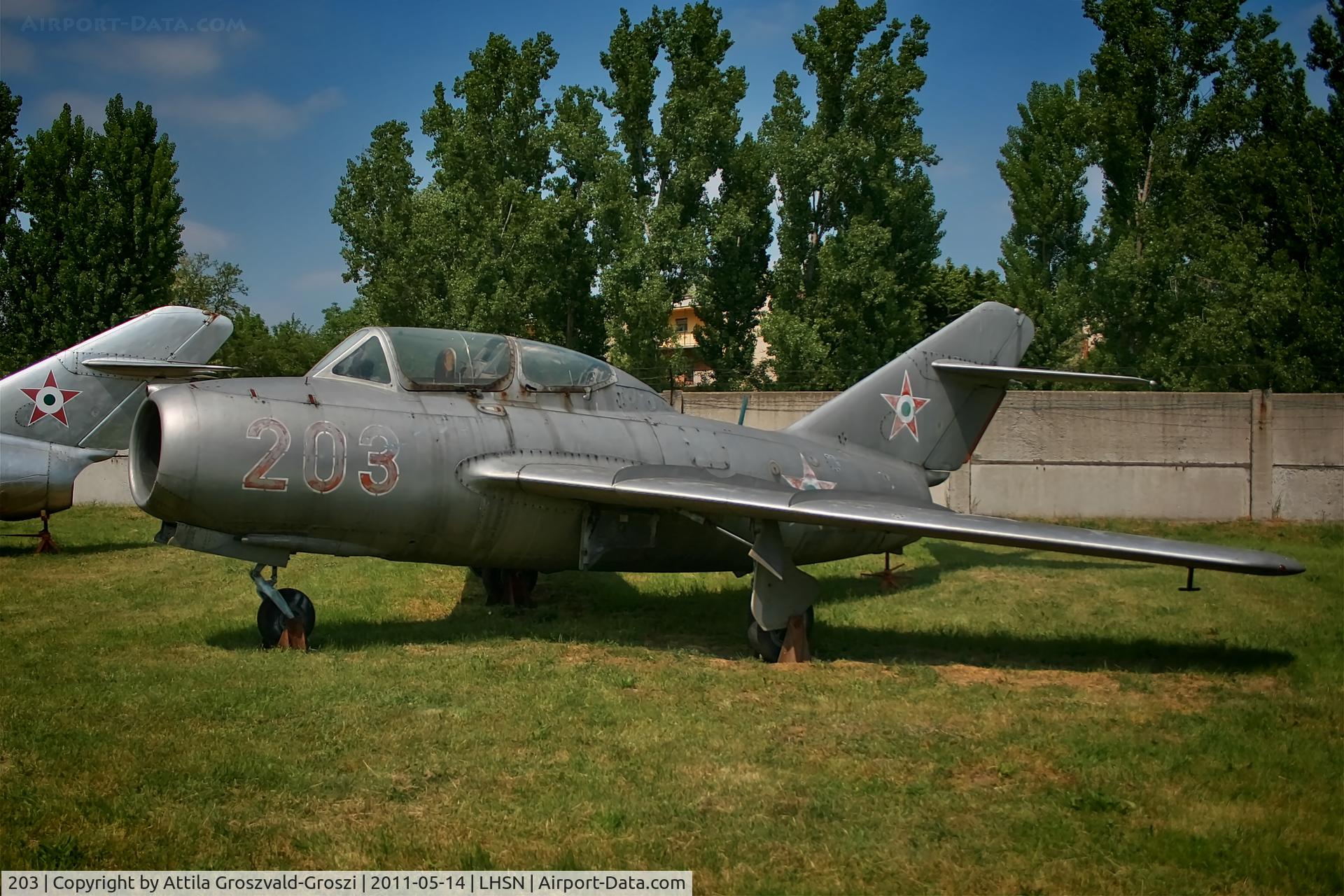 203, 1955 Mikoyan-Gurevich MiG-15UTI C/N 10993203, LHSN - Szolnok-Szandaszölös Airplane Museum