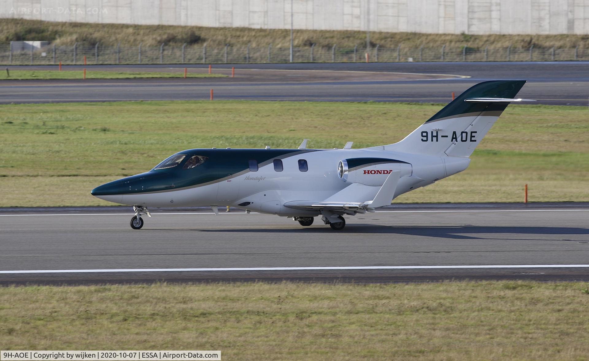 9H-AOE, 2018 Honda HA-420 HondaJet C/N 42000094, RWY 19L