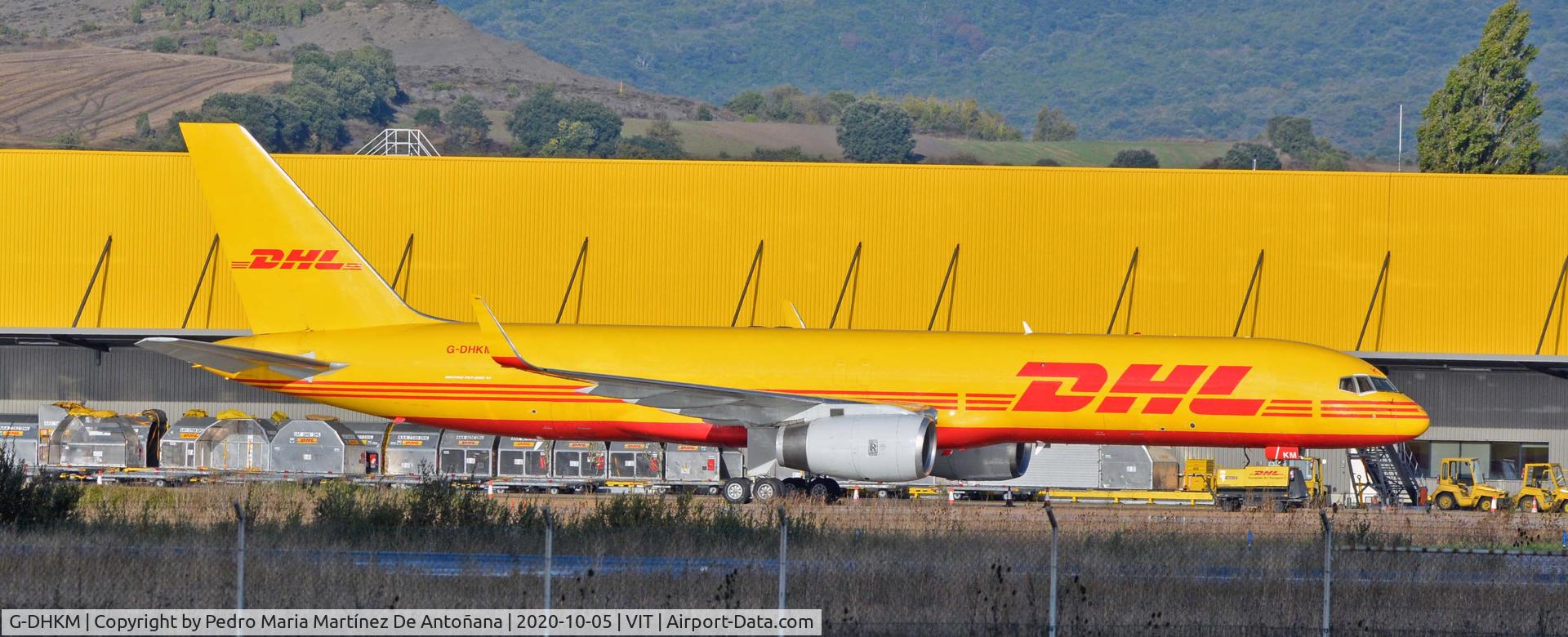 G-DHKM, 1998 Boeing 757-223F C/N 29590, Aeropuerto de Foronda - Vitoria-Gasteiz - Euskadi - España