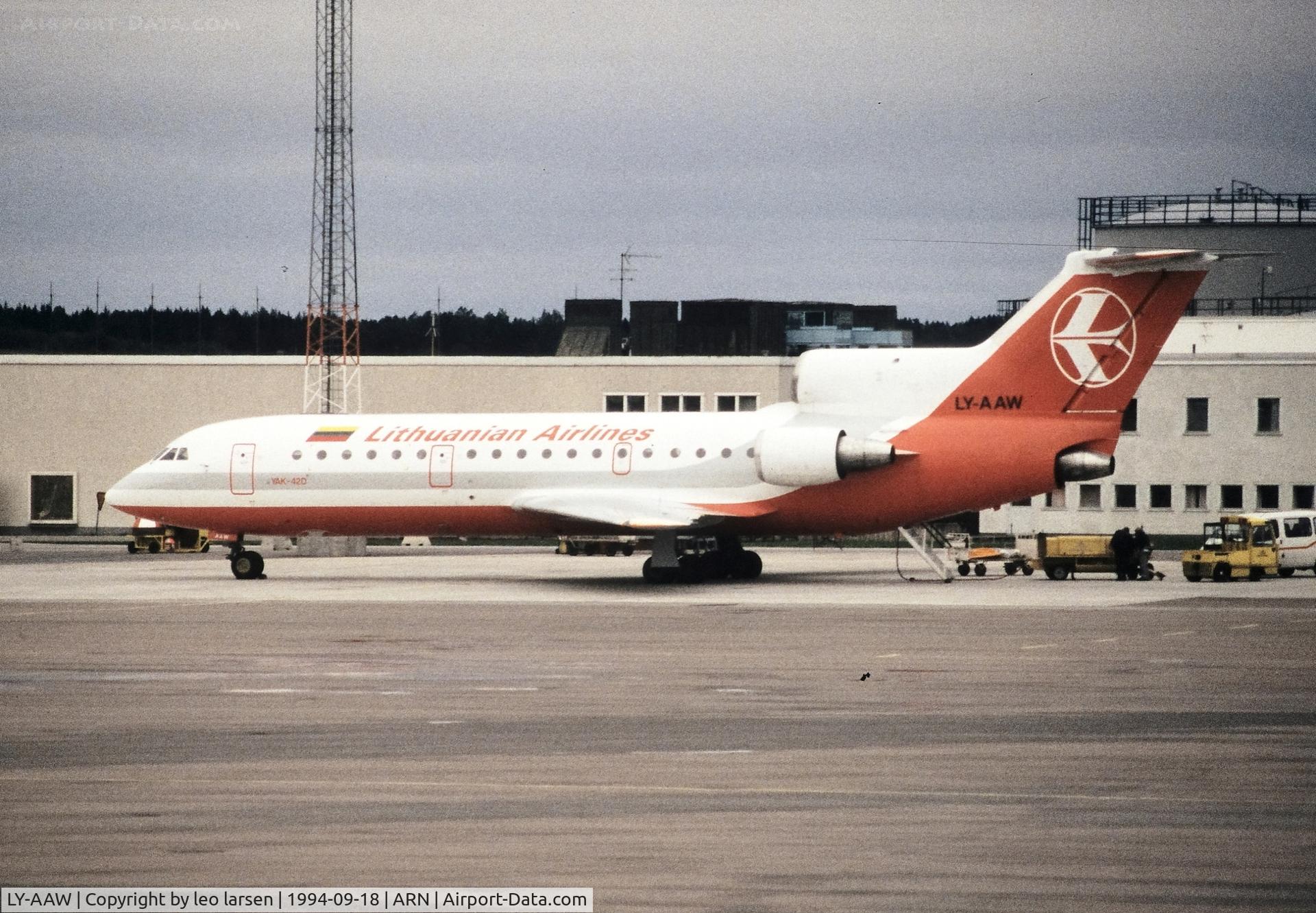 LY-AAW, 1988 Yakovlev Yak-42D C/N 4520423811417, Arlanda 18.9.1994