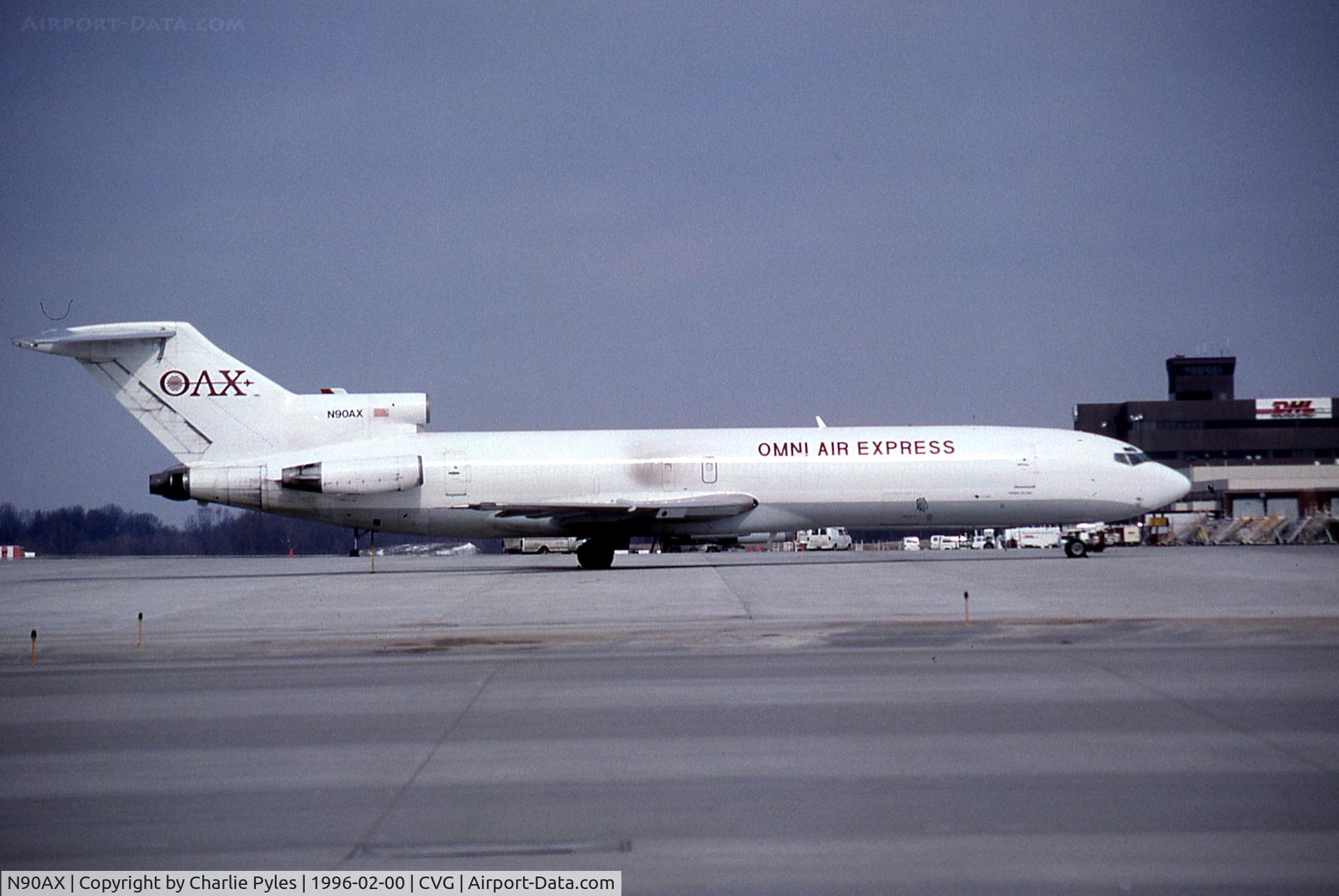 N90AX, 1969 Boeing 727-222F C/N 20040, DHL Ramp