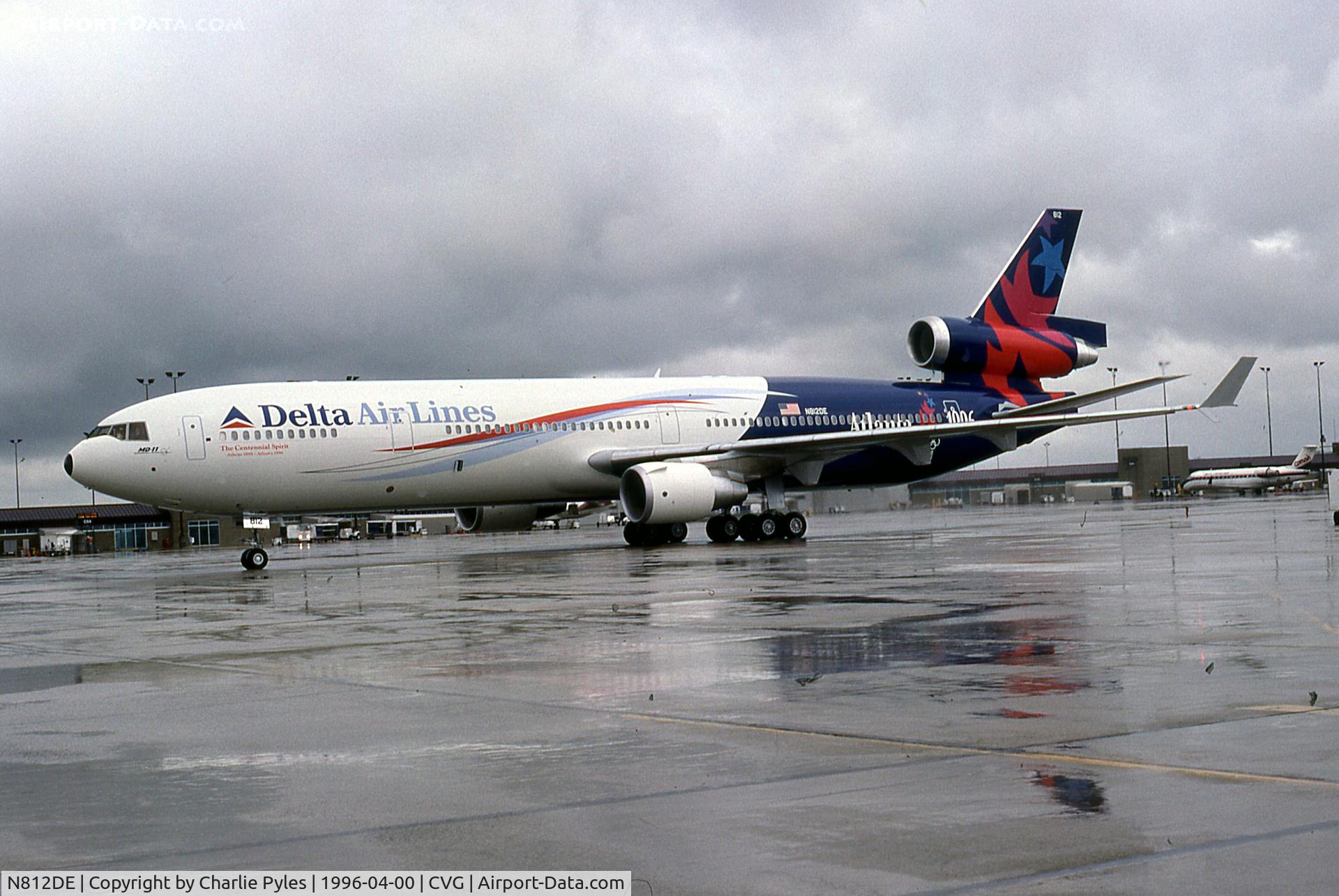N812DE, 1996 McDonnell Douglas MD-11F C/N 48601, Delta Atlanta Olympics Logo