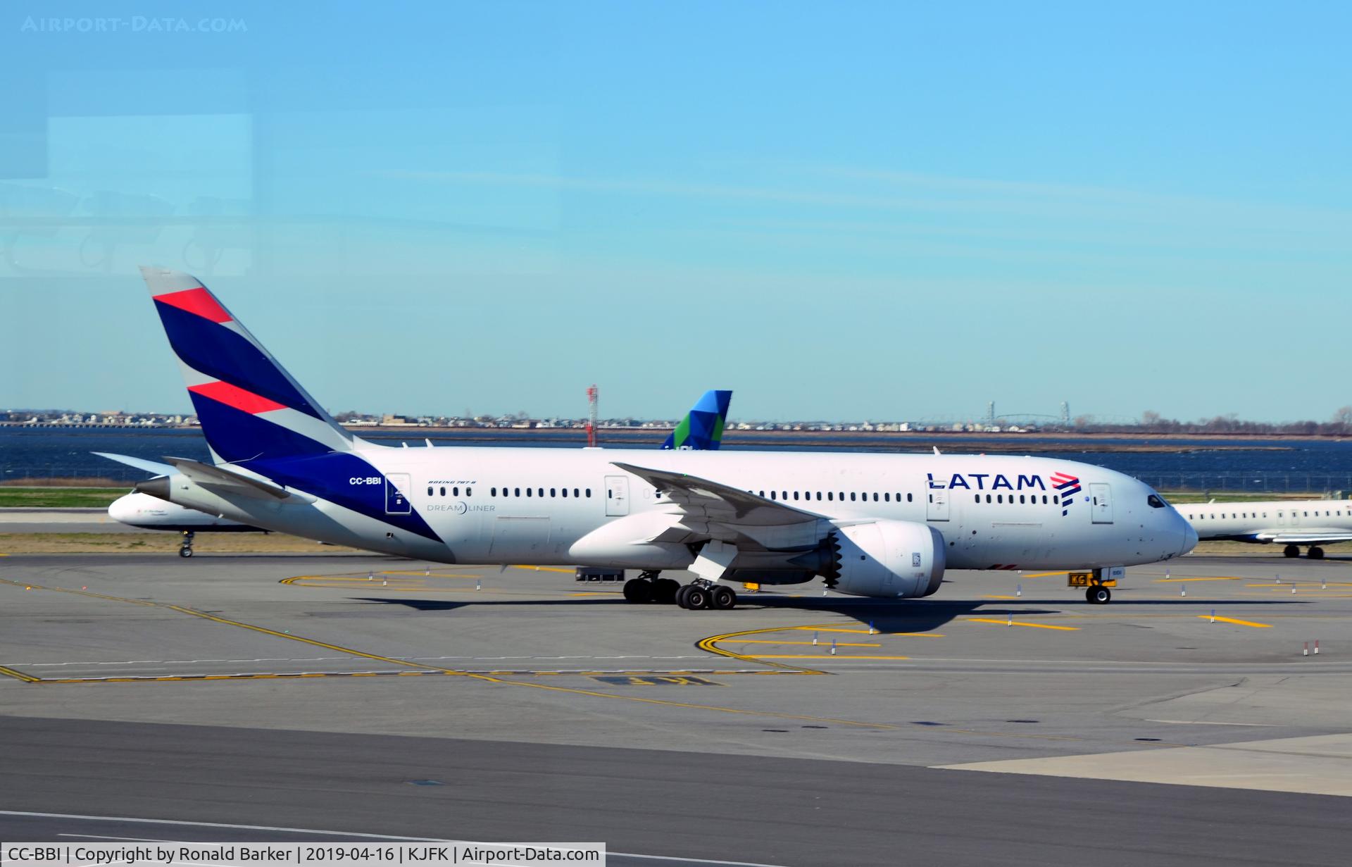CC-BBI, 2014 Boeing 787-816 Dreamliner Dreamliner C/N 38480, Taxi JFK