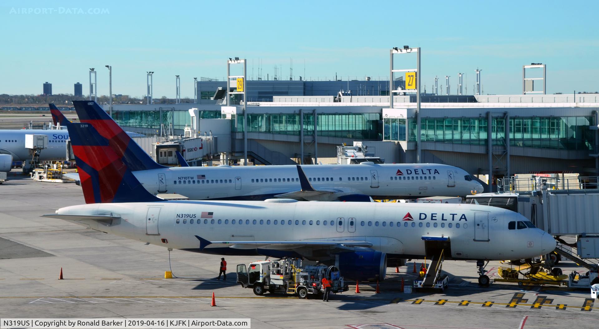 N319US, 1991 Airbus A320-211 C/N 208, At the gate JFK