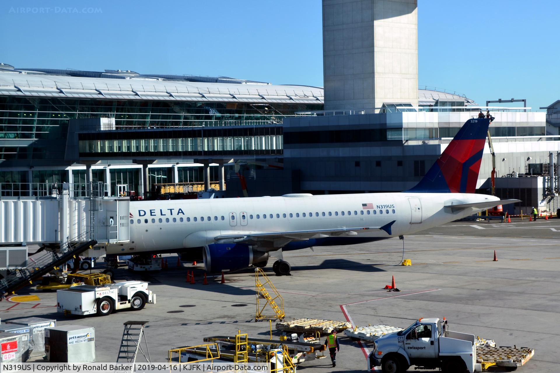 N319US, 1991 Airbus A320-211 C/N 208, At the gate JFK