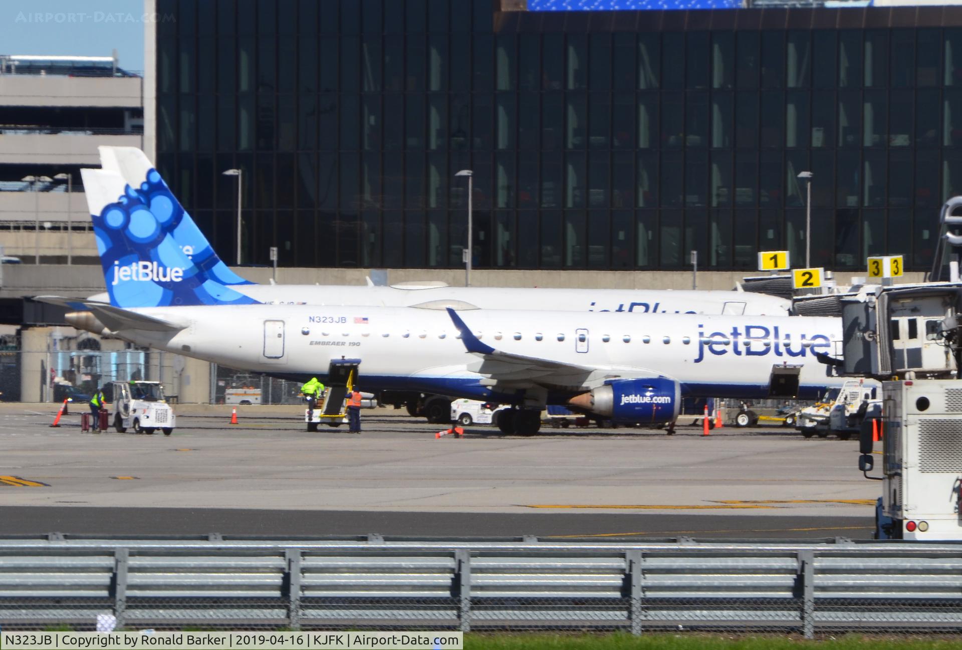 N323JB, Embraer ERJ-190-100 IGW 190AR C/N 19000384, Gate 3 JFK