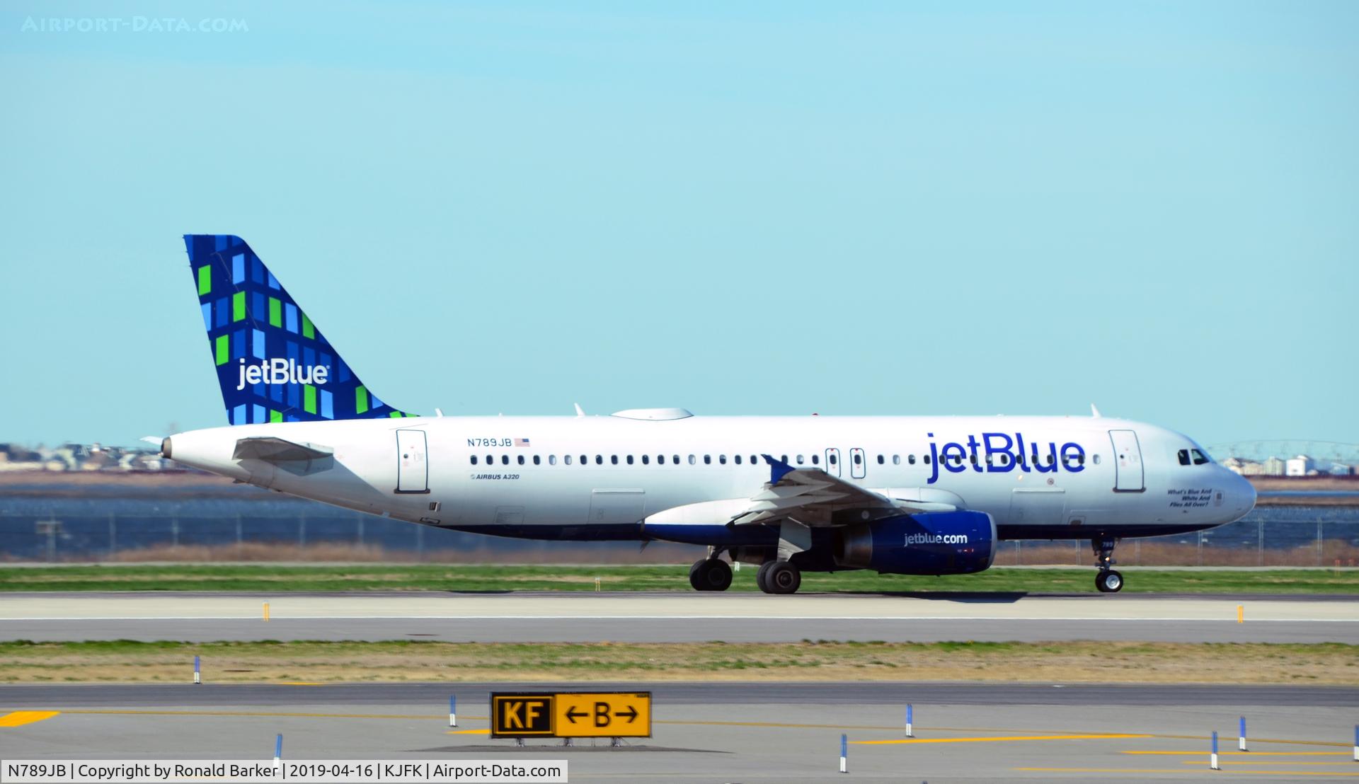 N789JB, 2011 Airbus A320-232 C/N 4612, Taxi JFK