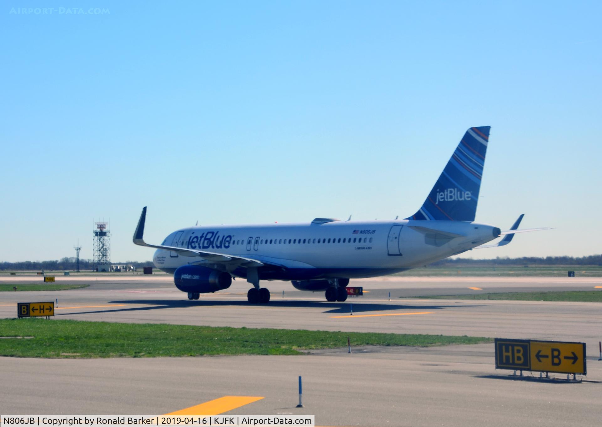 N806JB, 2012 Airbus A320-232 C/N 5302, Taxi JFK
