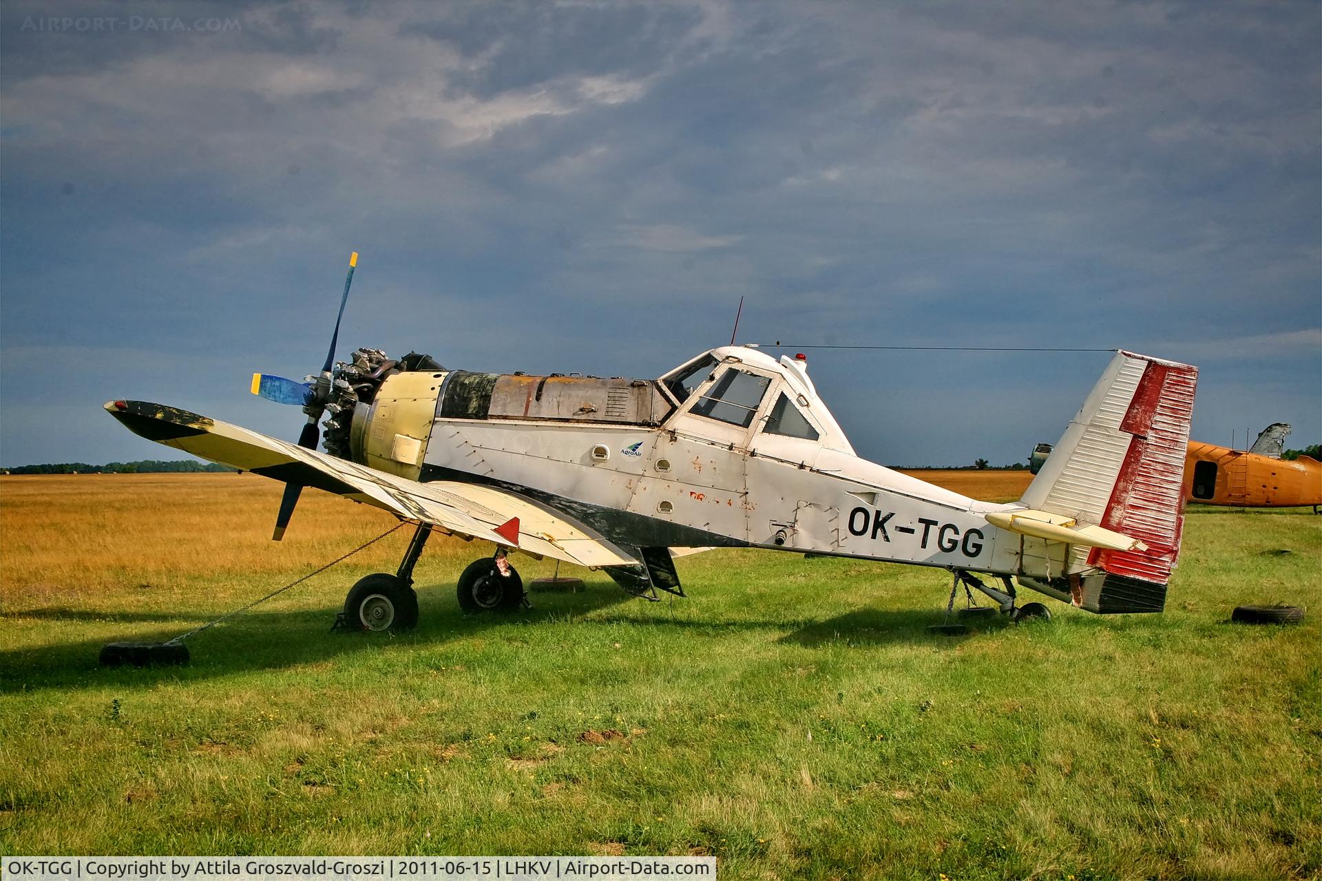OK-TGG, PZL-Mielec M-18A Dromader C/N 1Z018-16, LHKV - Kaposújlak Airport, Hungary