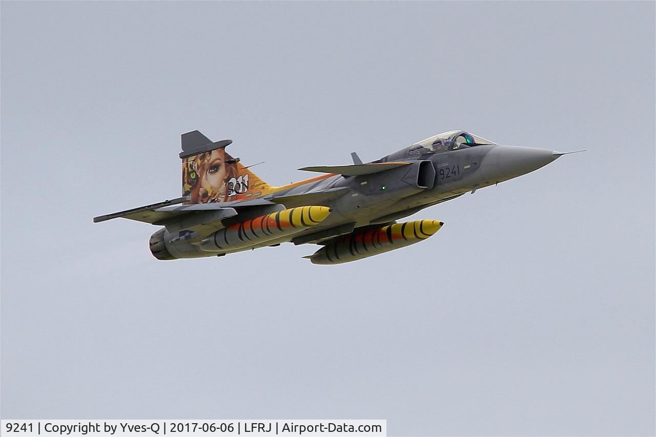 9241, Saab JAS-39C Gripen C/N 39241, Saab JAS-39C Gripen, Take off rwy 26, Landivisiau Naval Air Base (LFRJ) Tiger Meet 2017