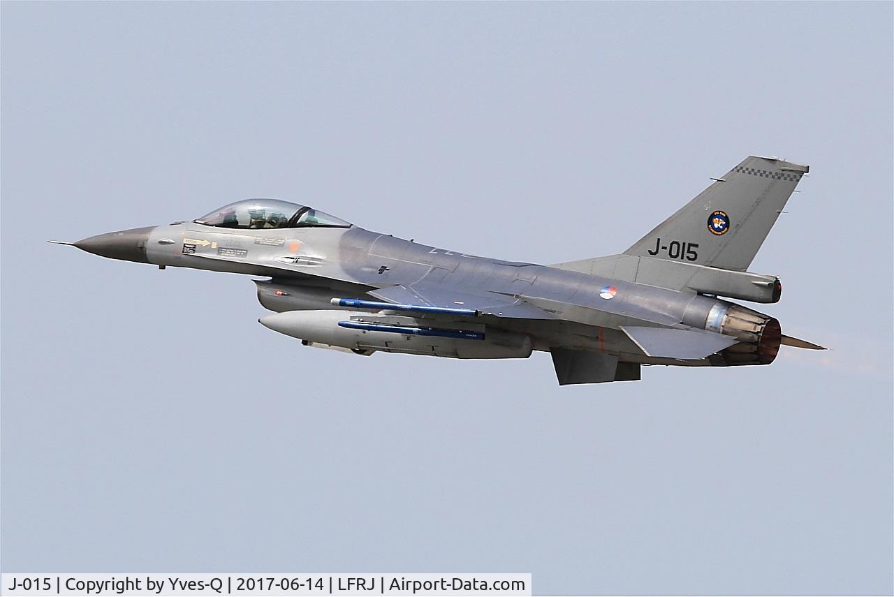 J-015, 1991 Fokker F-16A Fighting Falcon C/N 6D-171, Fokker F-16A Fighting Falcon, Take off rwy 26, Landivisiau Naval Air Base (LFRJ) Tiger Meet 2017