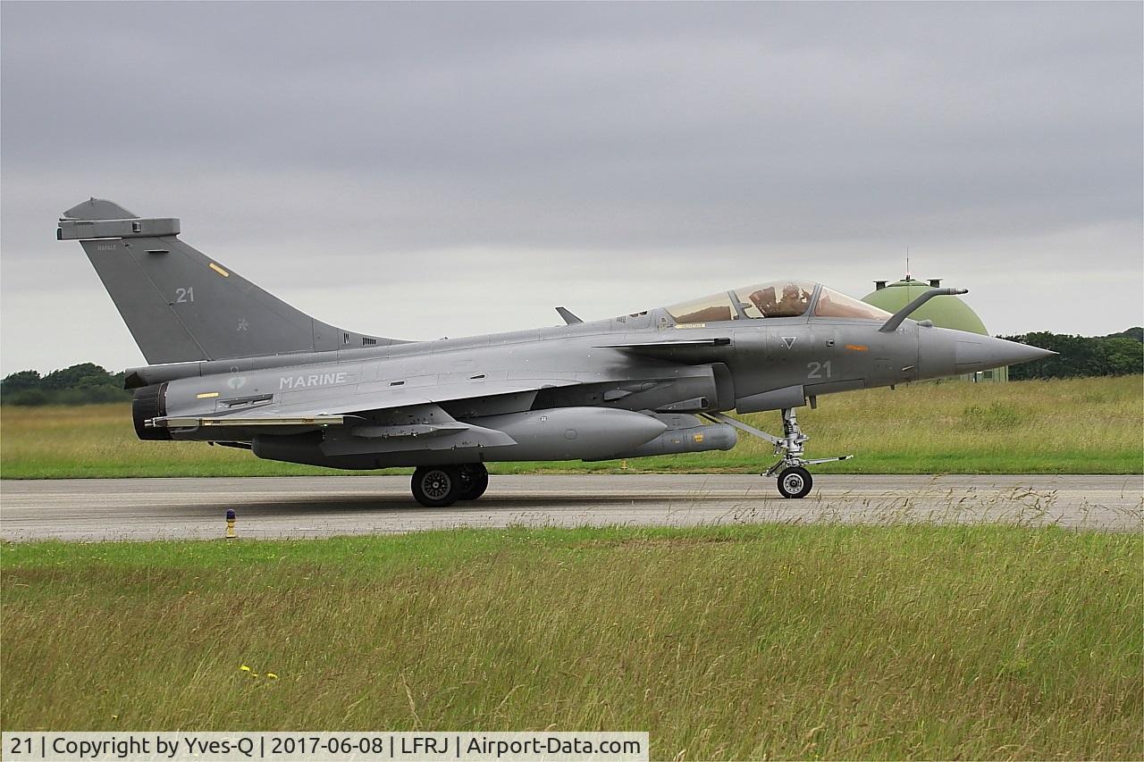 21, Dassault Rafale M C/N 21, Dassault Rafale M, Taxiing to flight line, Landivisiau naval air base (LFRJ) Tiger Meet 2017