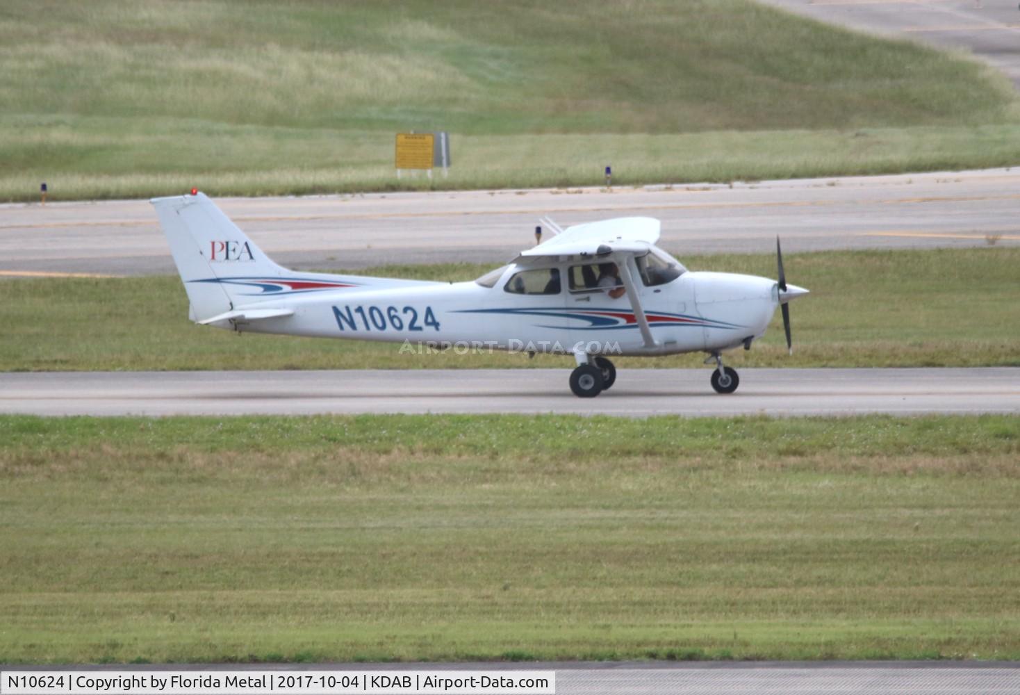 N10624, 2005 Cessna 172S C/N 172S9825, Cessna 172S