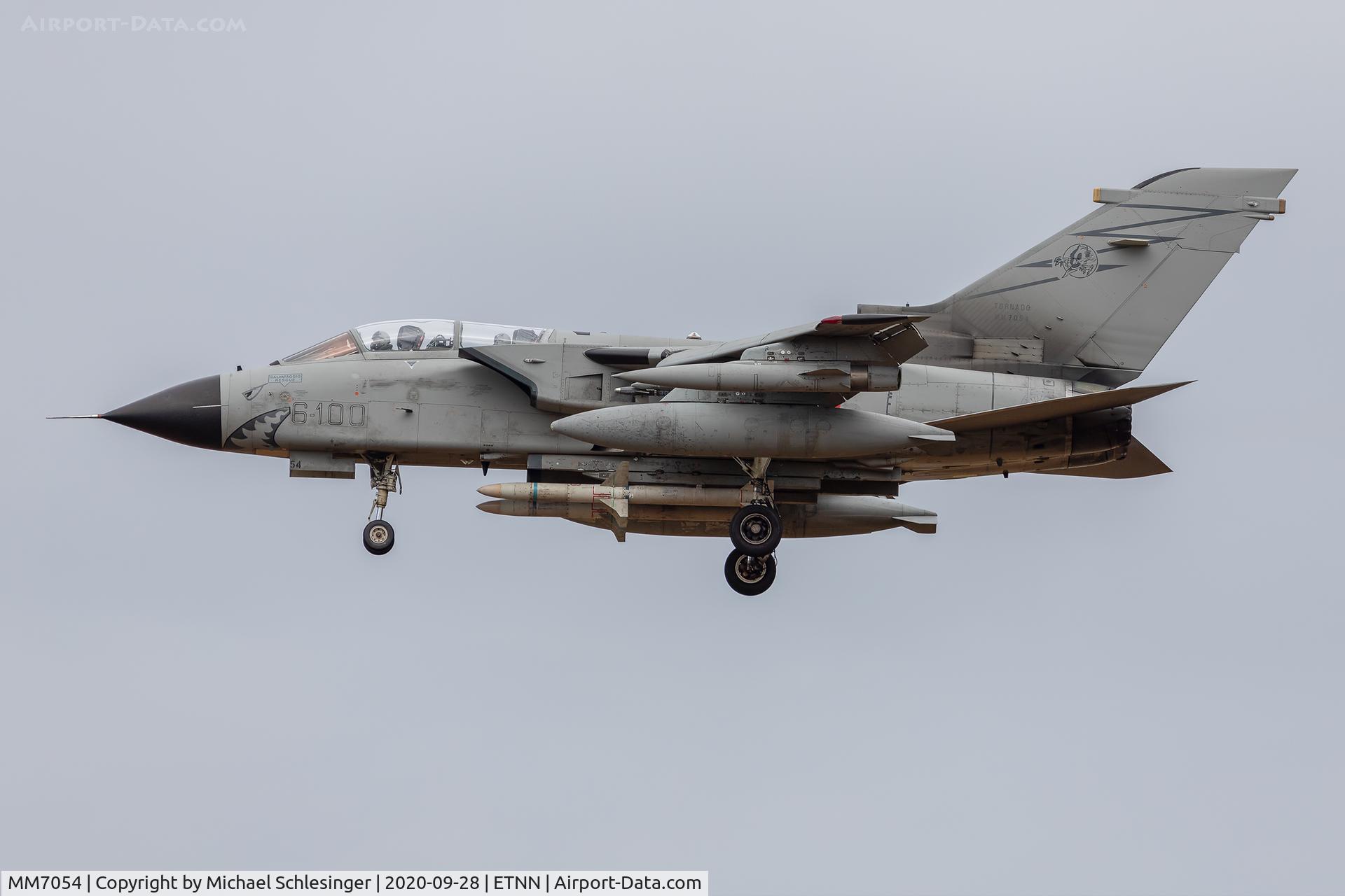 MM7054, Panavia Tornado ECR C/N 436/ECR07/5063, MM7054 - Panavia Tornado ECR - Aeronautica Militare (Italian Air Force) aaproaching runway 25 at the airbase ETNN/Nörvenich