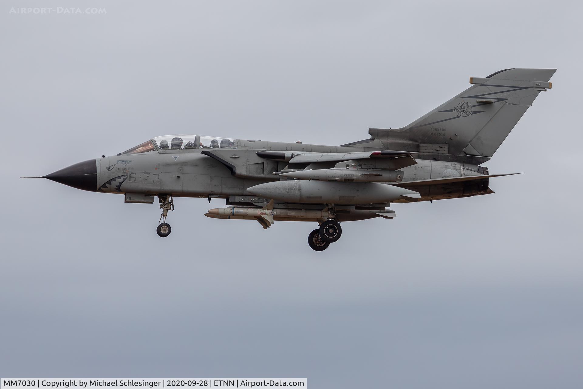 MM7030, Panavia Tornado ECR C/N 292/ECR../5039, MM7030 - Panavia Tornado ECR - Aeronautica Militare (Italian Air Force) approaching runway 25 at the airbase ETNN/Nörvenich