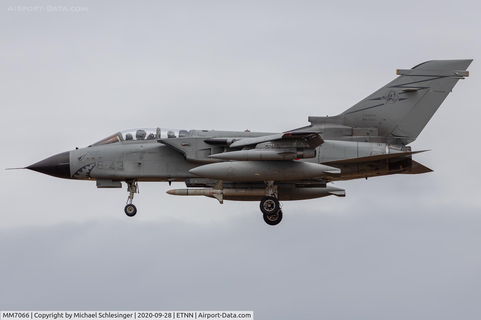 MM7066, Panavia Tornado ECR C/N 520/ECR../5077, MM7066 - Panavia Tornado ECR - Aeronautica Militare (Italian Air Force) approaching runway 25 at the airbase ETNN/Nörvenich