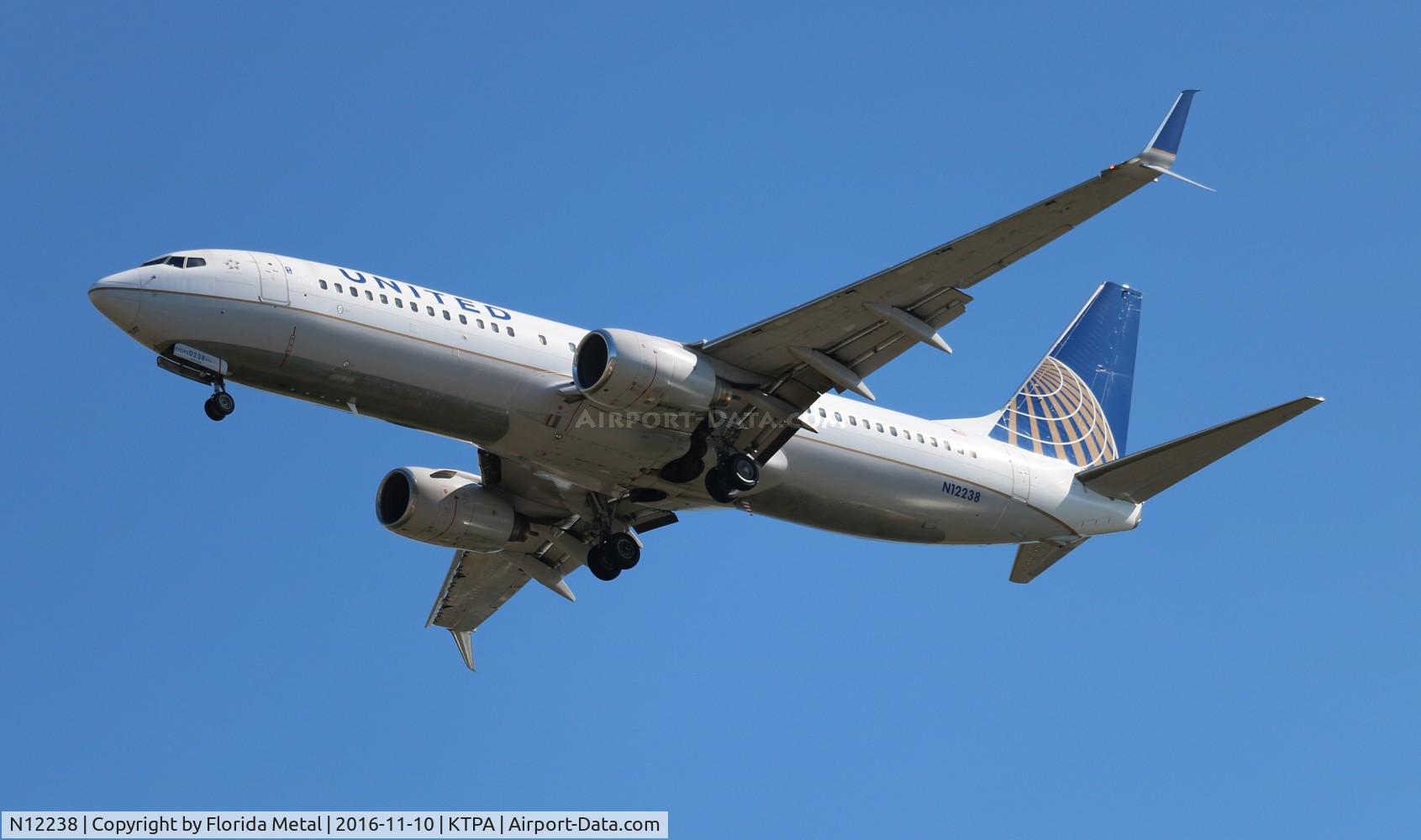 N12238, 1999 Boeing 737-824 C/N 28804, United 737-824