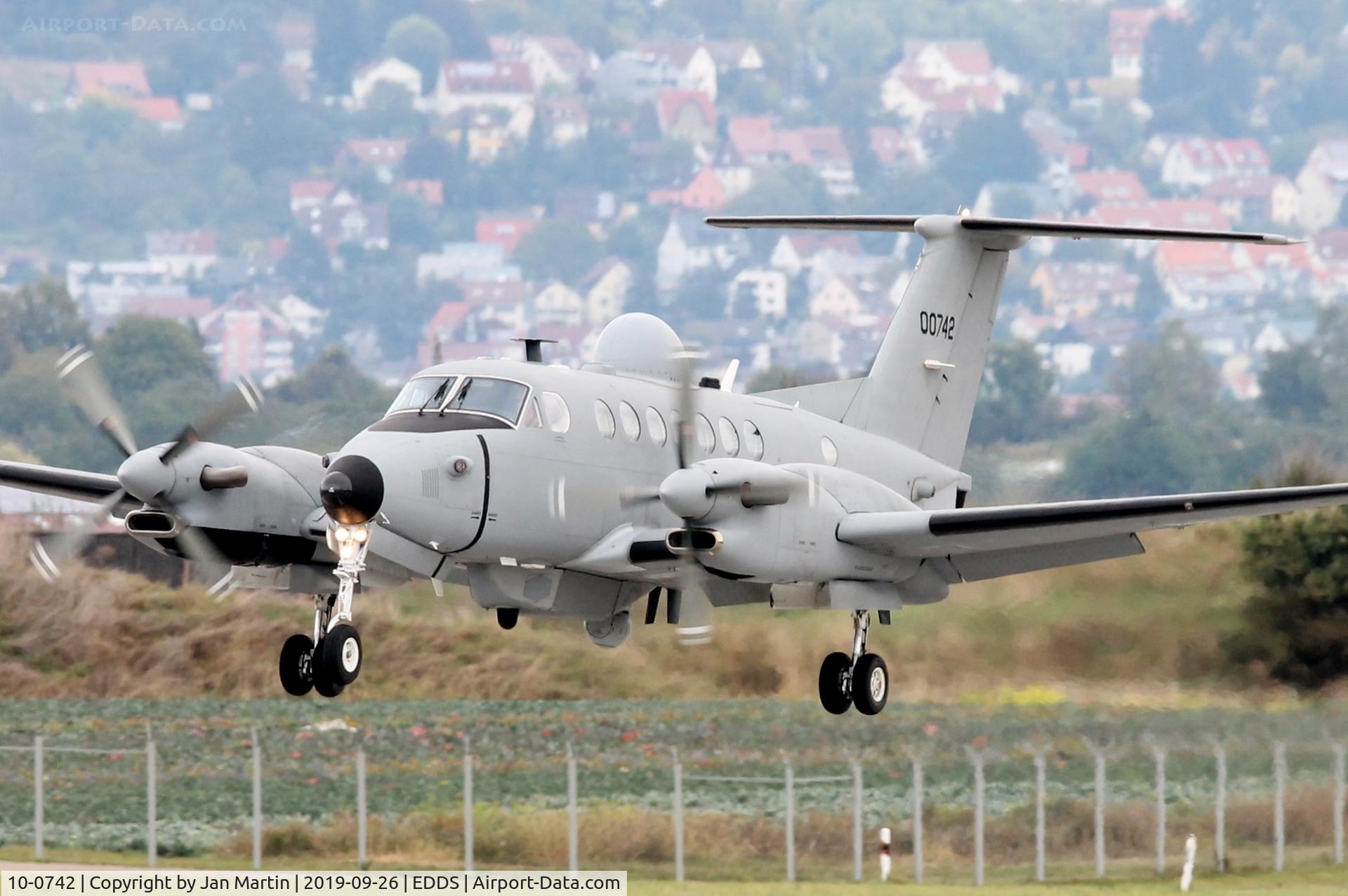 10-0742, 2011 Raytheon Beech MC-12W Liberty C/N FL-742, Approach