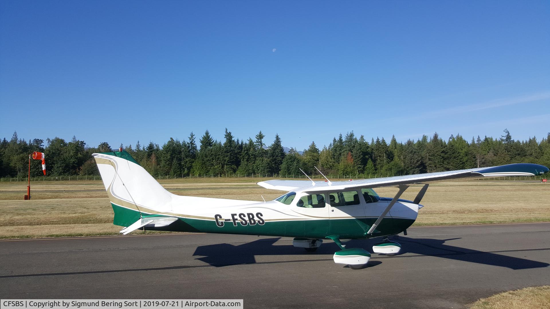 CFSBS, 1976 Cessna 172N C/N 17268010, At Qualicum Beach Airport (CAT4), British Columbia.