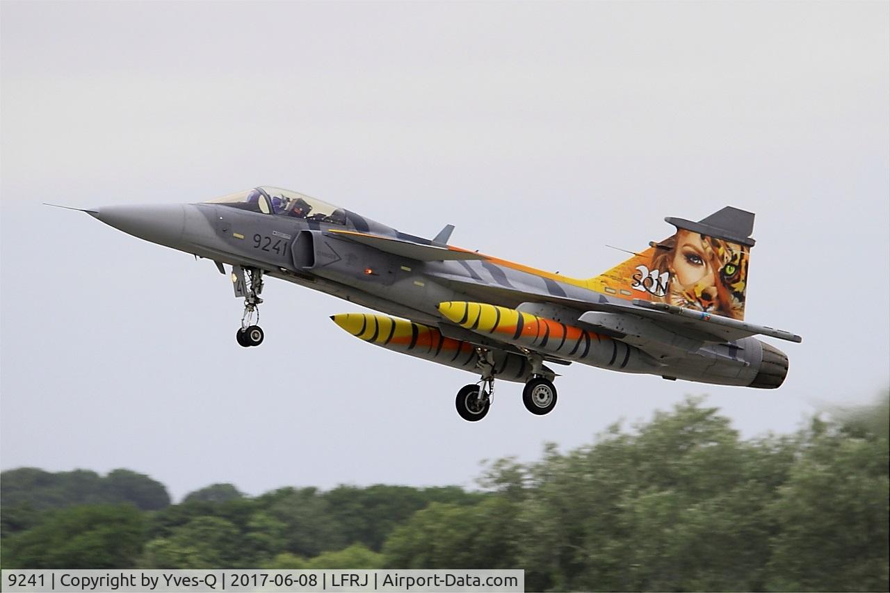 9241, Saab JAS-39C Gripen C/N 39241, Saab JAS-39C Gripen, Take off rwy 26, Landivisiau Naval Air Base (LFRJ) Tiger Meet 2017