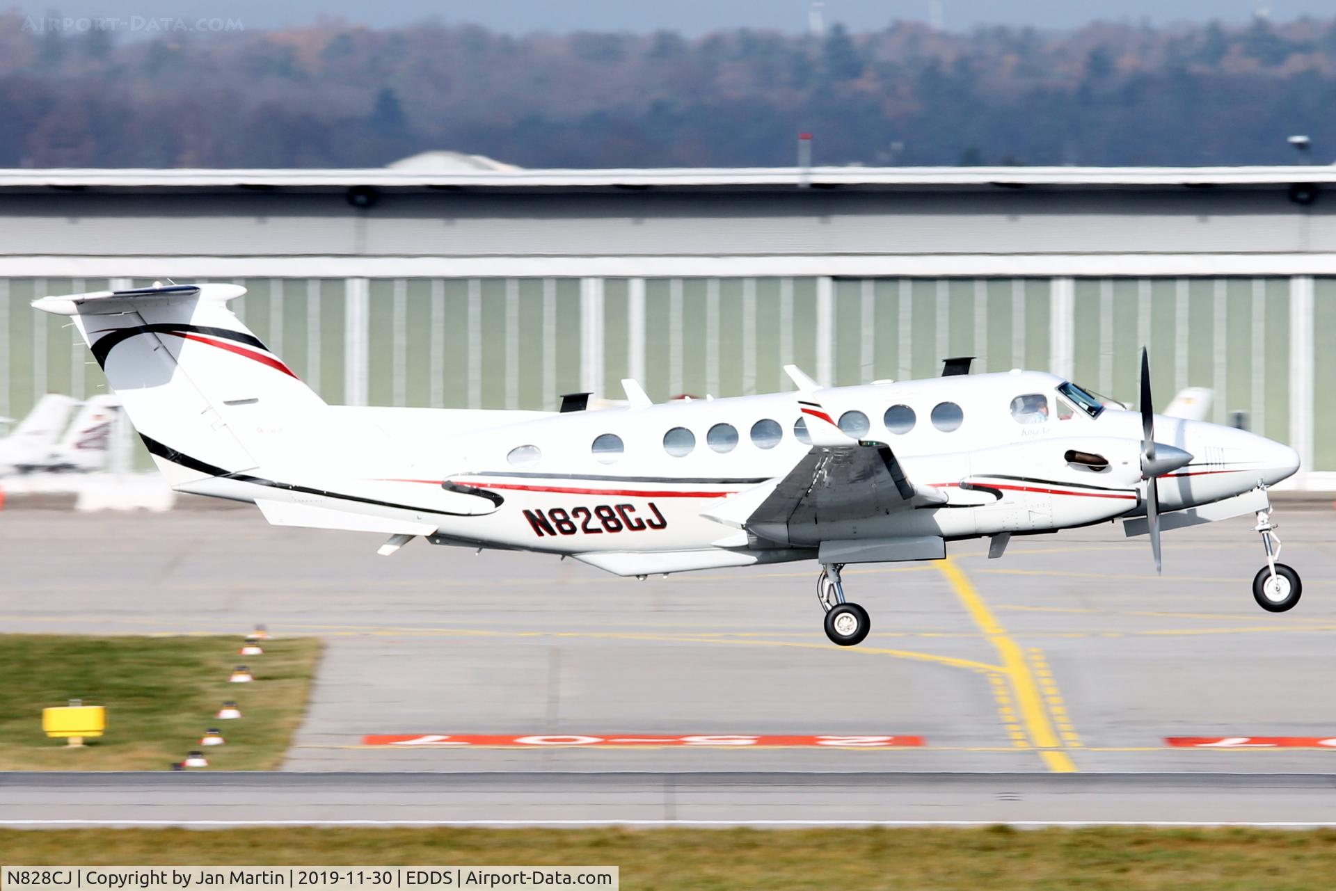 N828CJ, 2004 Beechcraft Super King Air 350 (B300) C/N FL-406, Departure