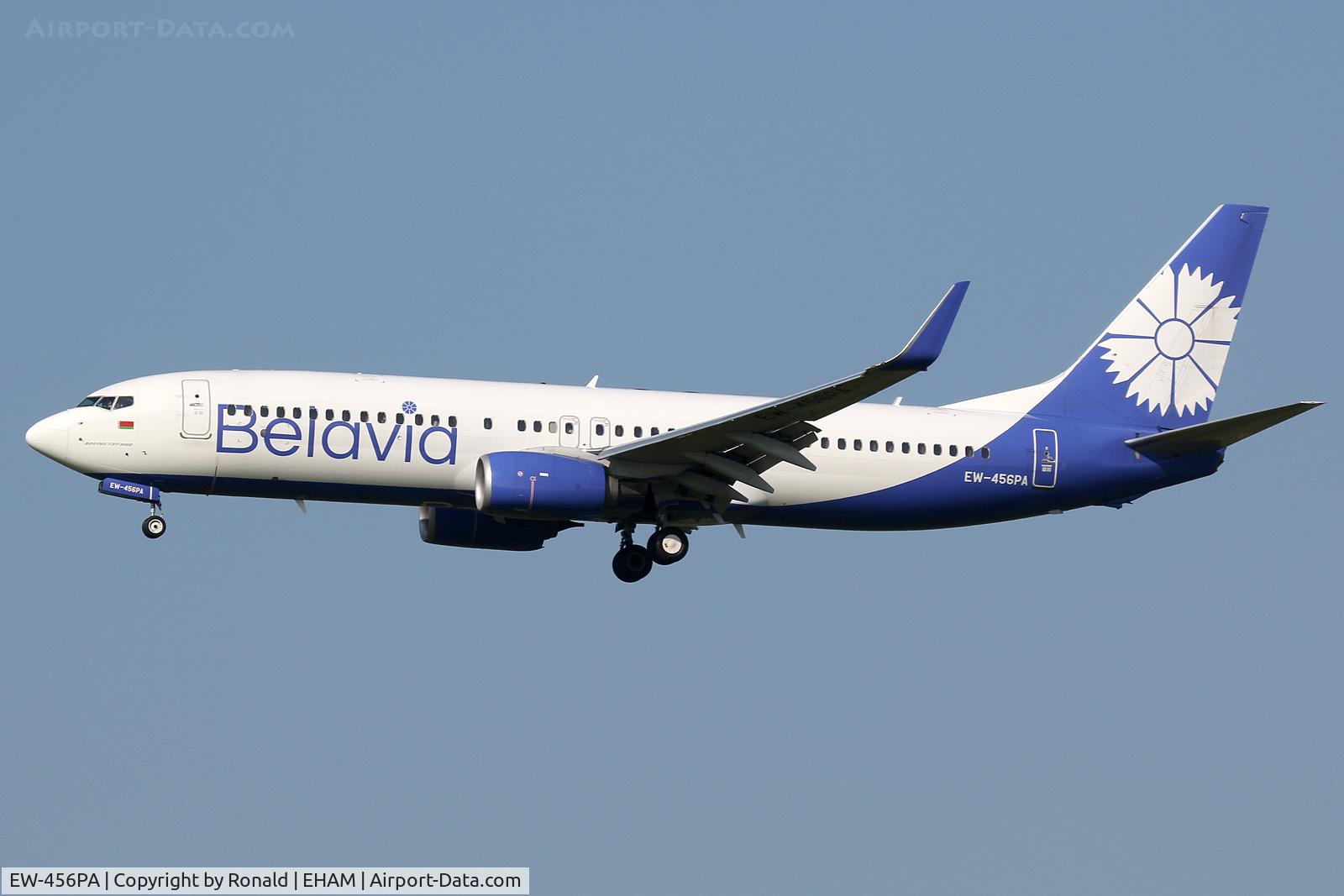 EW-456PA, 2016 Boeing 737-8ZM C/N 61422, short finals