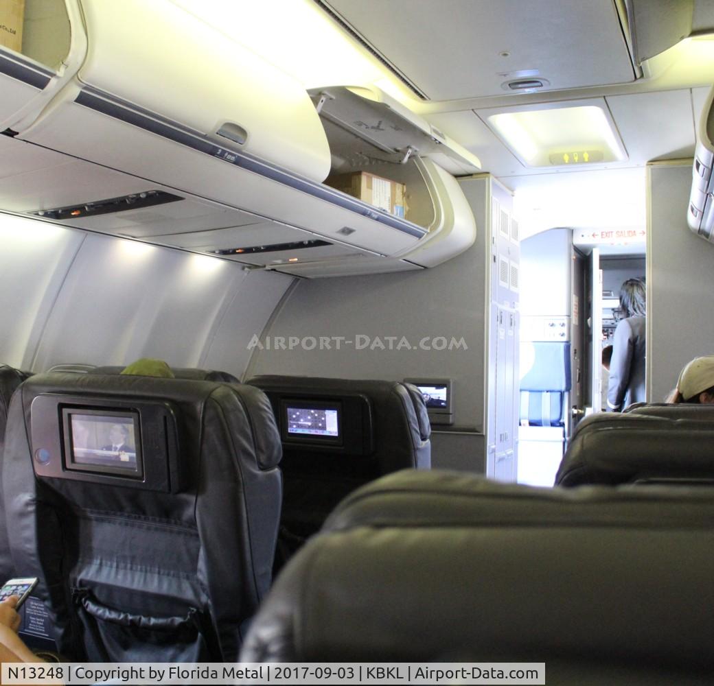 N13248, 1999 Boeing 737-824 C/N 28808, United 737-824
