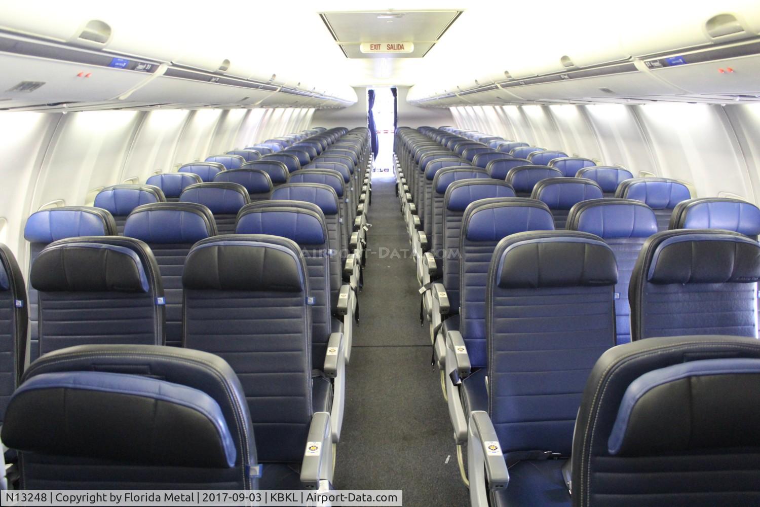 N13248, 1999 Boeing 737-824 C/N 28808, United 737-824