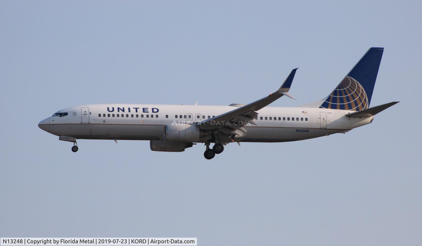 N13248, 1999 Boeing 737-824 C/N 28808, United 737-824
