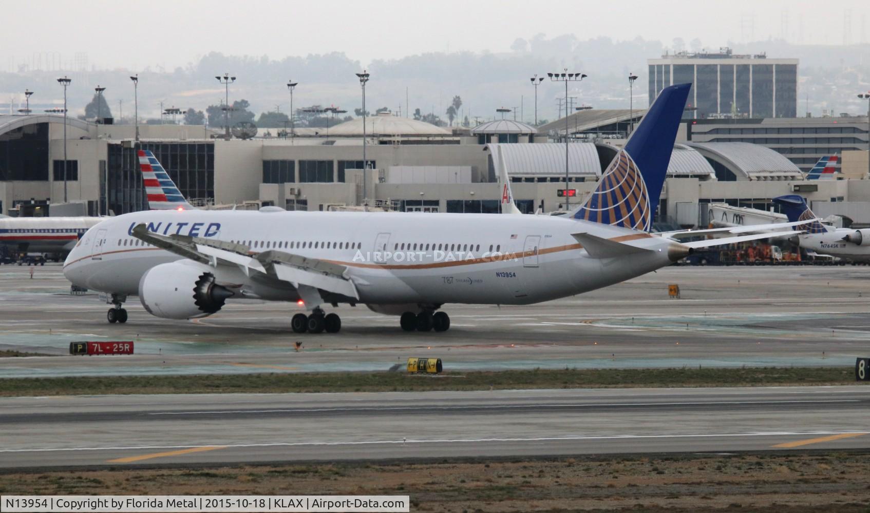 N13954, 2015 Boeing 787-9 Dreamliner C/N 36405, United 787-9