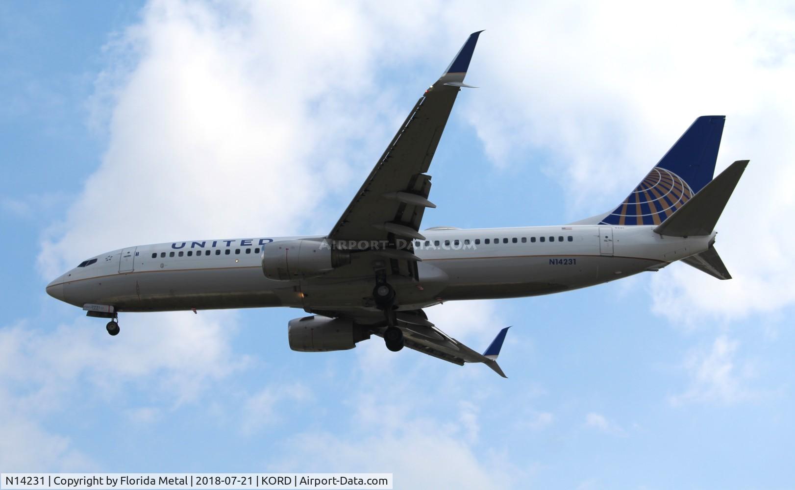 N14231, 1999 Boeing 737-824 C/N 28795, United 737-824