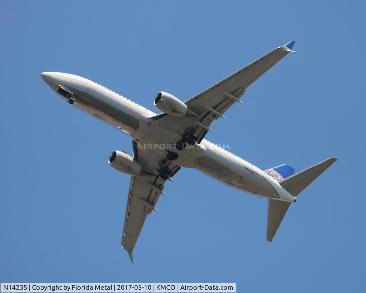 N14235, 1999 Boeing 737-824 C/N 28947, United 737-824