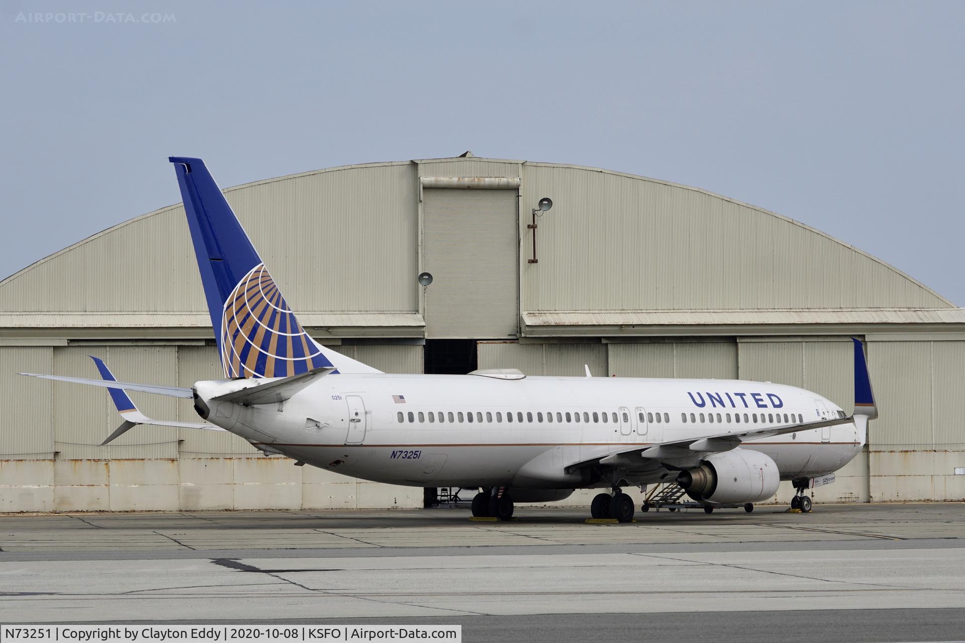 N73251, 2000 Boeing 737-824 C/N 30582, SFO 2020.