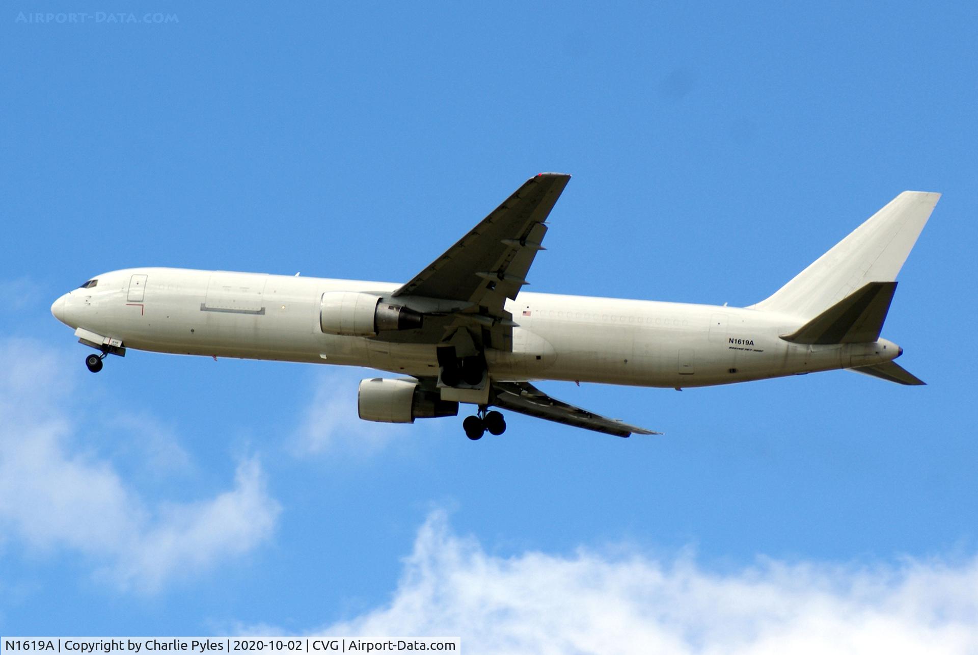 N1619A, 1993 Boeing 767-3Y0/ER C/N 26208, Originally EI-CKE of Aeroflot and had lots more owners/lessors before N1619A