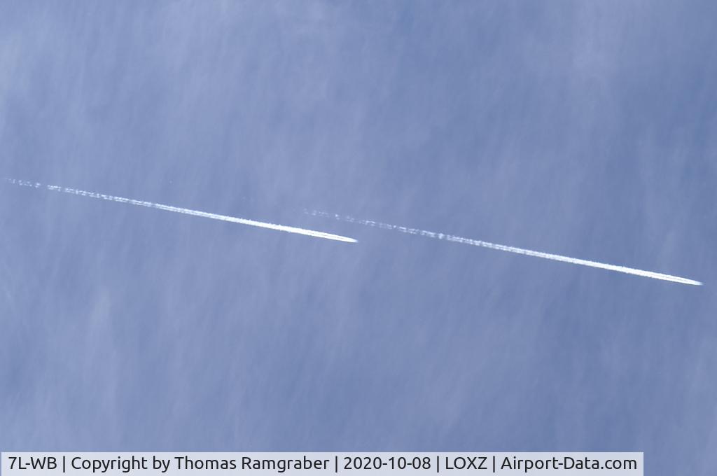 7L-WB, 2007 Eurofighter EF-2000 Typhoon S C/N AS002, Austria - Air Force Eurofighter Typhoon chasing Eurofighter 7L-WO_contrails
