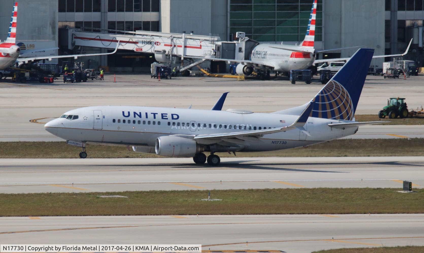N17730, 1999 Boeing 737-724 C/N 28798, United 737-724