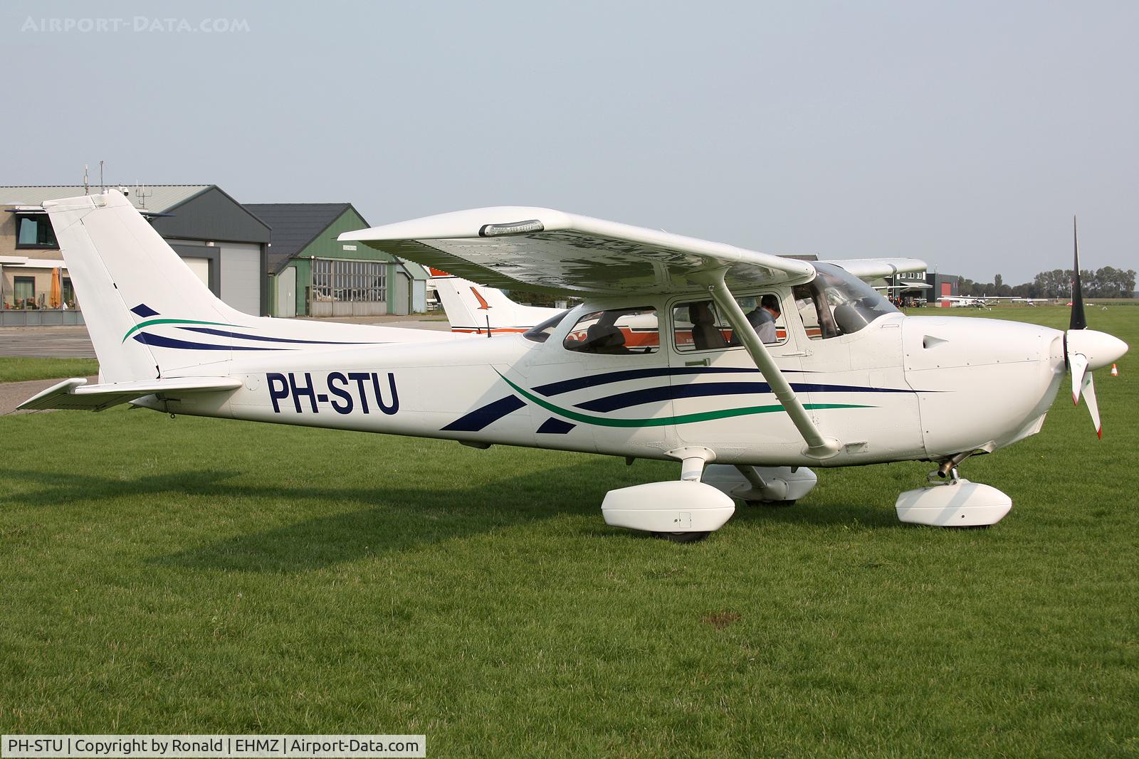 PH-STU, 2001 Cessna 172R C/N 17281009, taken at ehmz