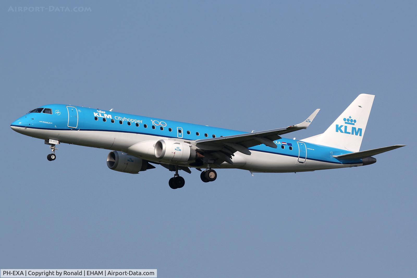 PH-EXA, 2013 Embraer 190LR (ERJ-190-100LR) C/N 19000655, short final
