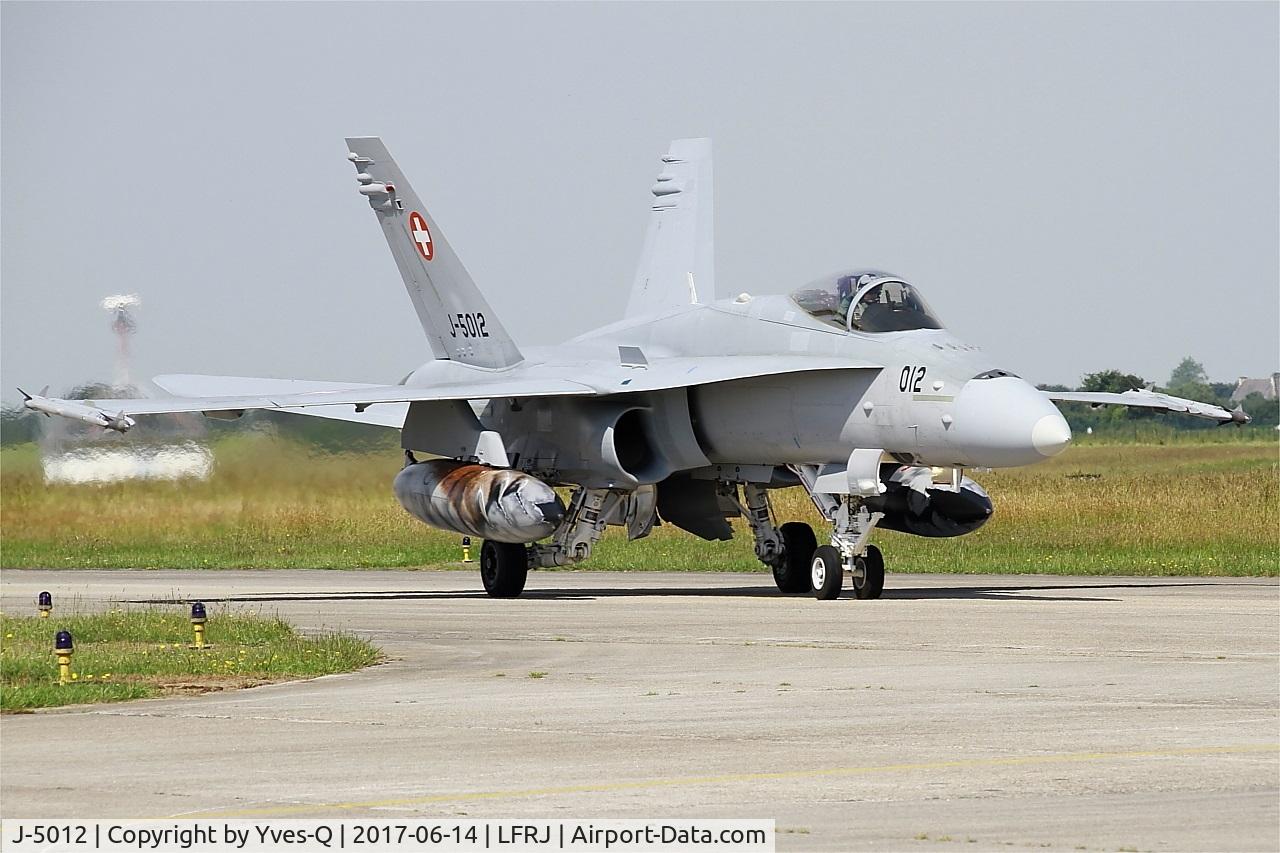 J-5012, McDonnell Douglas F/A-18C Hornet C/N 1352/SFC012, Douglas FA-18C Hornet, Taxiing to flight line, Landivisiau Naval Air Base (LFRJ) Tiger Meet 2017