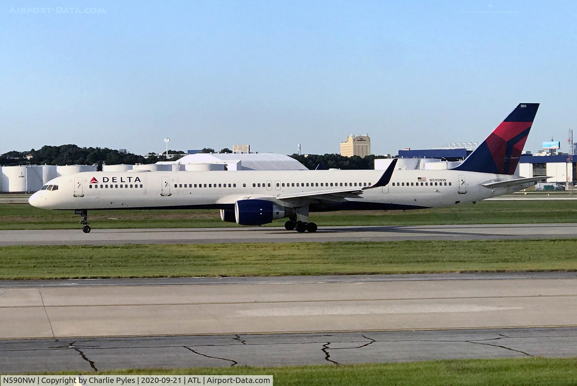N590NW, 2003 Boeing 757-351 C/N 32990, B Con