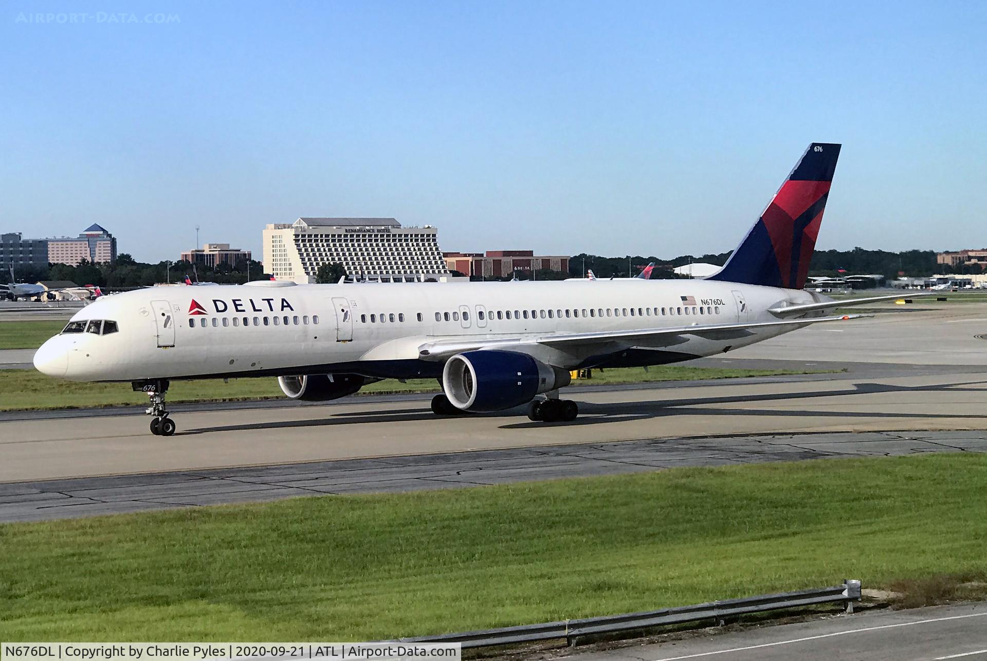 N676DL, 1992 Boeing 757-232 C/N 25981, B Con