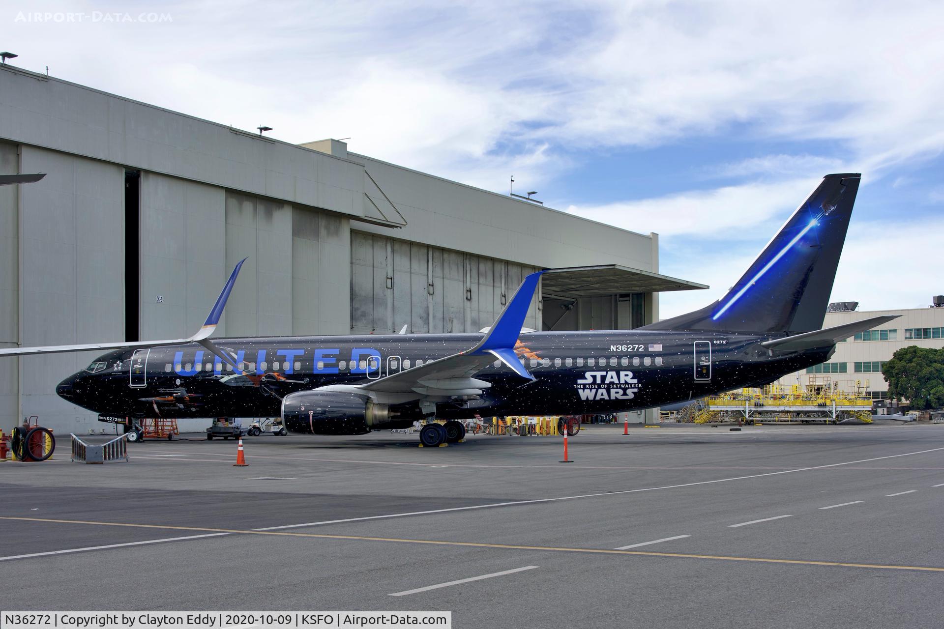 N36272, 2001 Boeing 737-824 C/N 31590, SFO 2020.