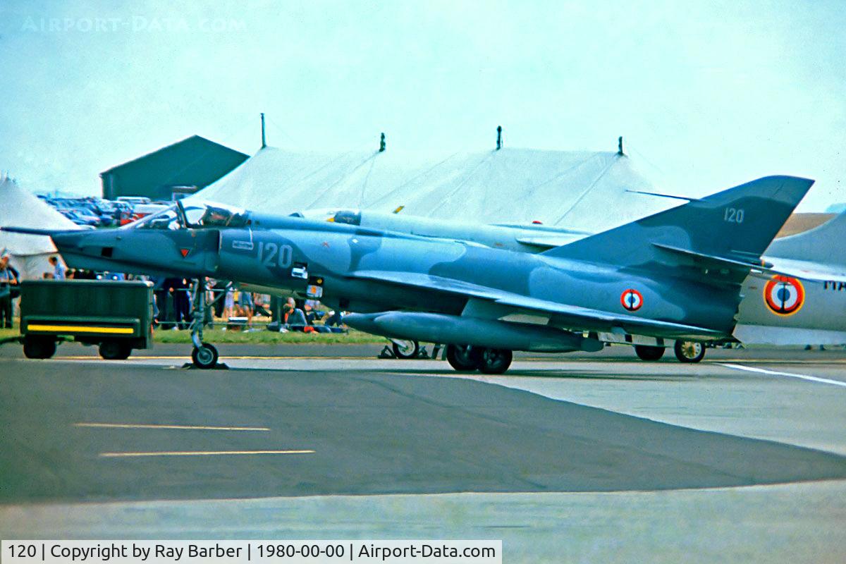 120, Dassault Etendard IV.P C/N 120, 120   Dassault Etendard IV.P [120] (French Navy) (Place & Date unknown)~G  @ 1980's