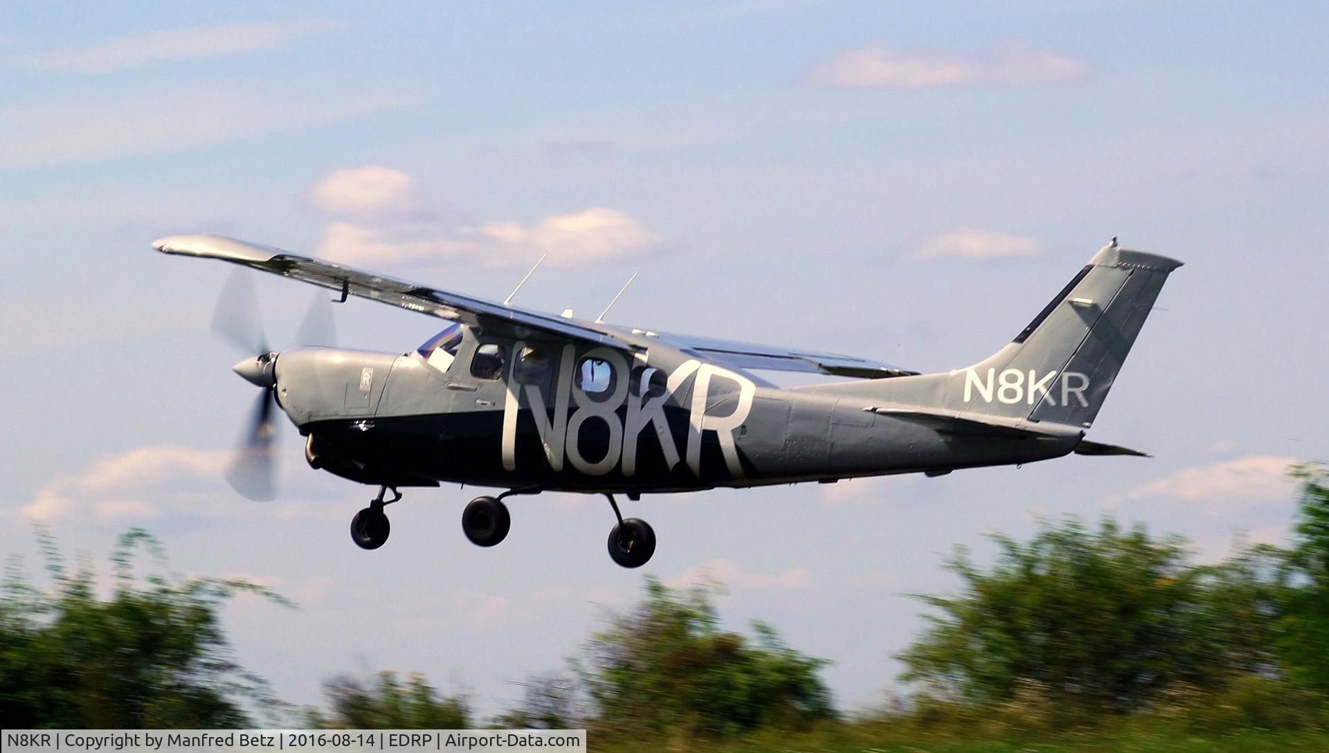N8KR, 1983 Beech 58P Baron C/N TJ-440, Besucher