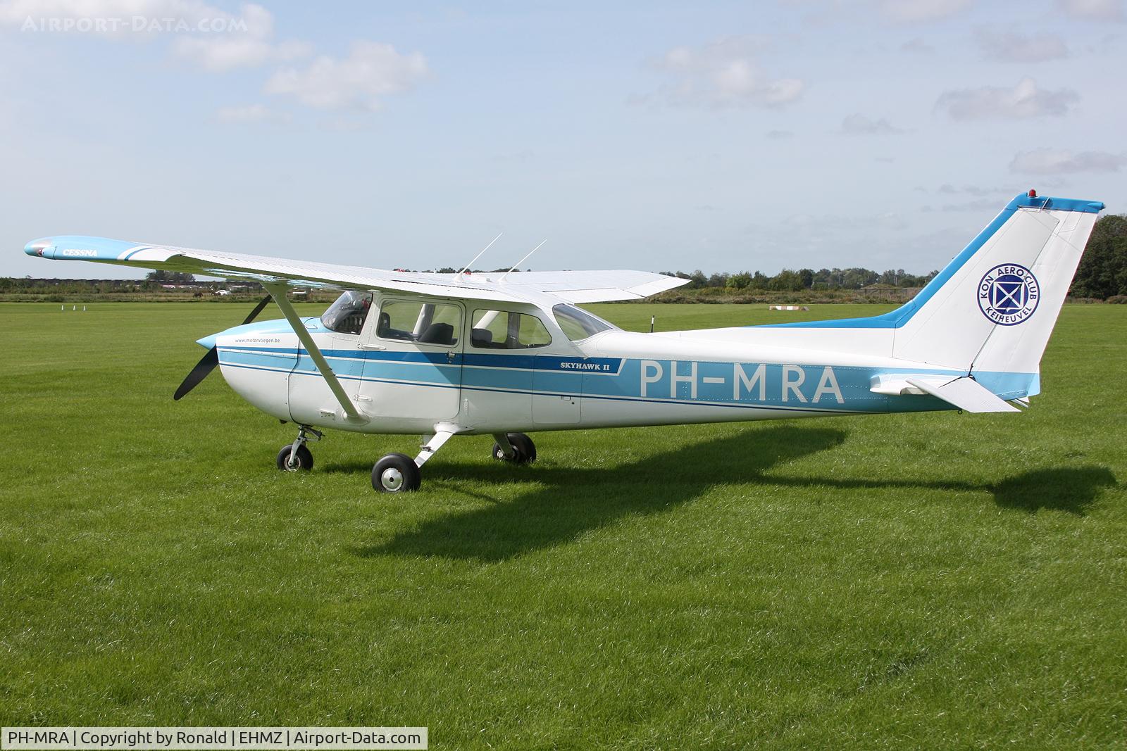 PH-MRA, Cessna 172M Skyhawk II C/N 17266964, at ehmz