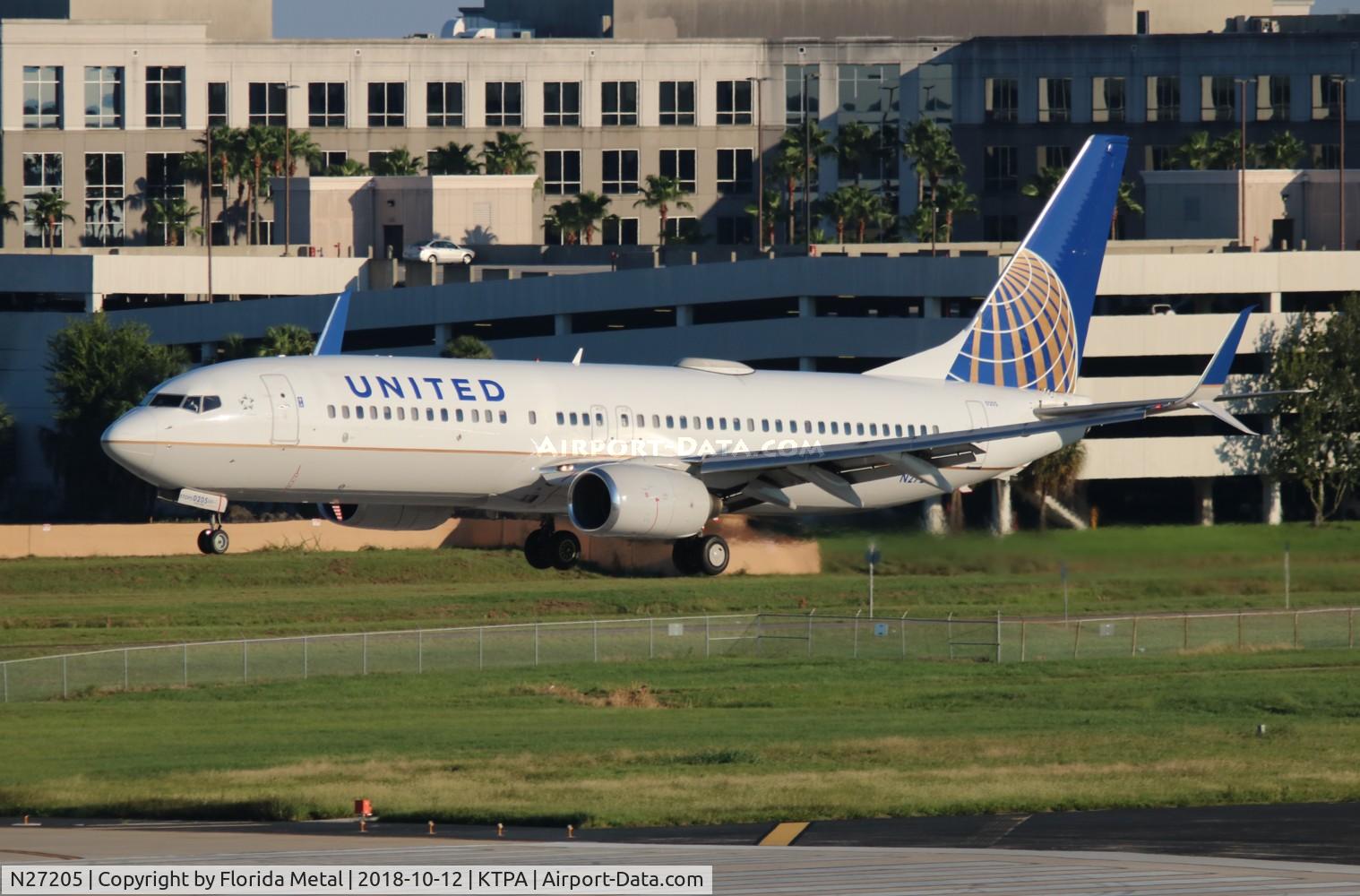 N27205, 2000 Boeing 737-824 C/N 30577, United 737-824