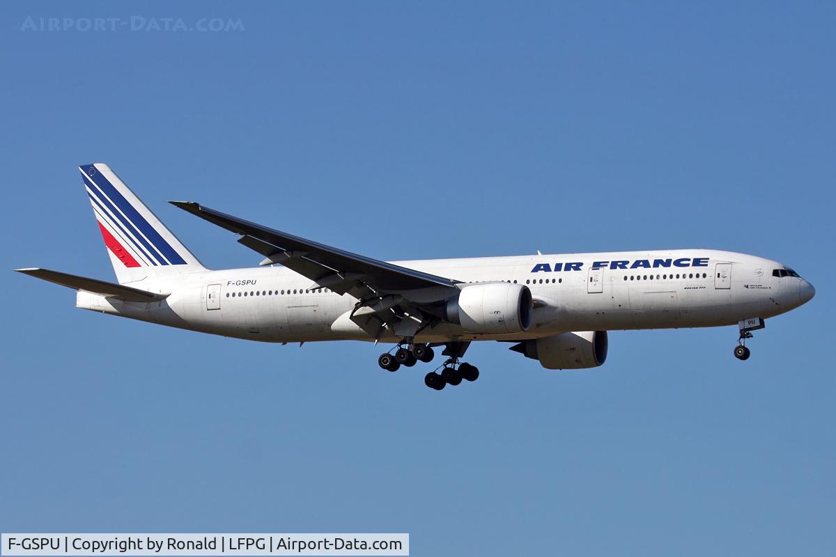 F-GSPU, 2002 Boeing 777-228/ER C/N 32309, at cdg