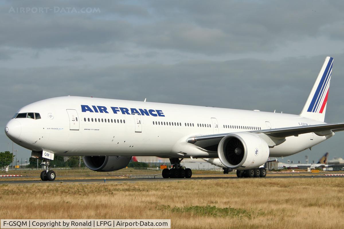 F-GSQM, 2006 Boeing 777-328/ER C/N 32848, at cdg